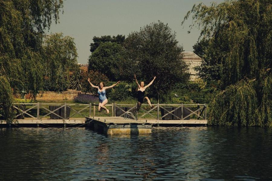 Fritton Lake Retreats Екстериор снимка